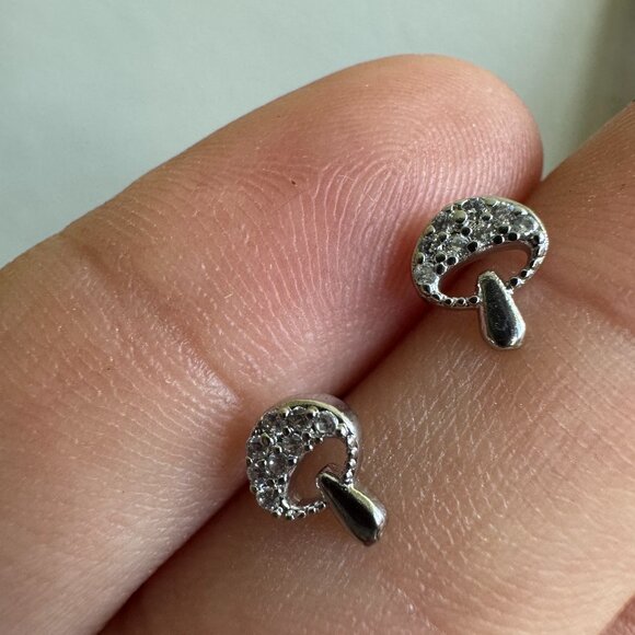 925 Sterling Silver Mushroom Stud Earrings - Picture 1 of 5